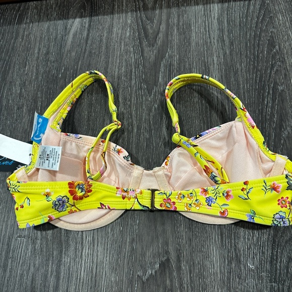 NWT California Waves Yellow Floral Print Underwire Bikini Top - Picture 6 of 6
